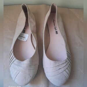 American Eagle Outfitters Beige Flats